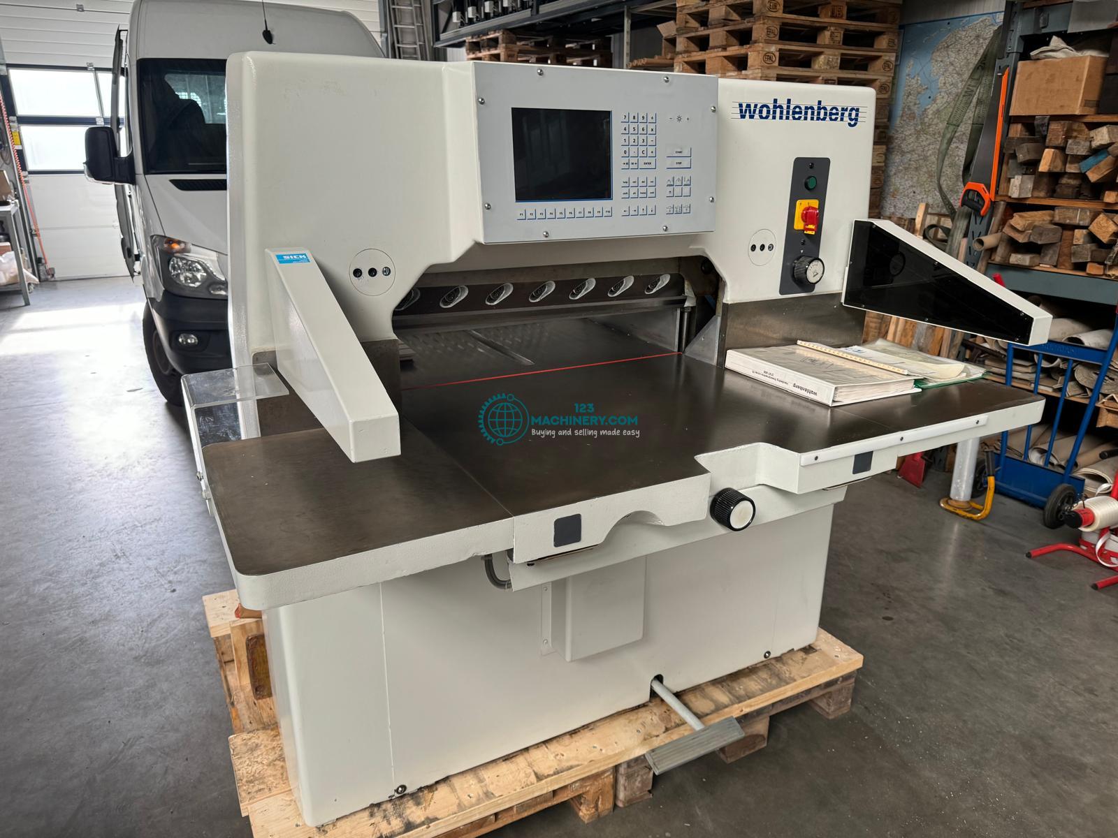 Wohlenberg 76 cut-tec papercutter